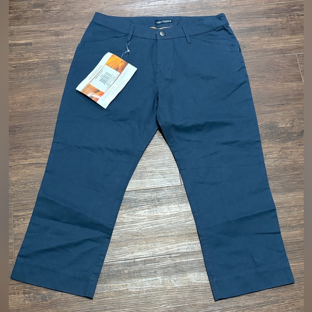 Arc'teryx Delegate Capri - NWT